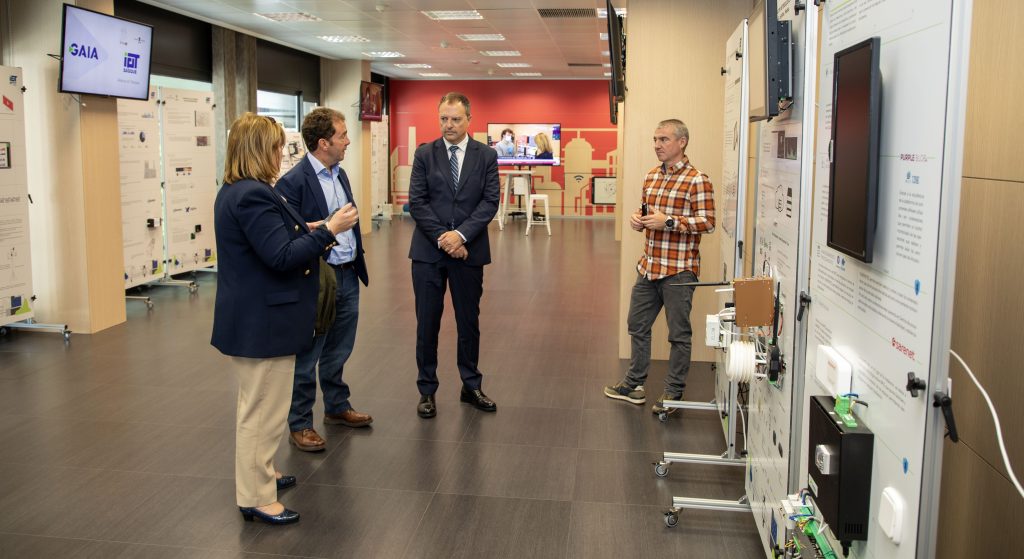 Visita del Subsecretario del Ministerio de Ciencia e Innovación, Carlos Marco Estellés, al Laboratorio IoT de Izarra Centre
